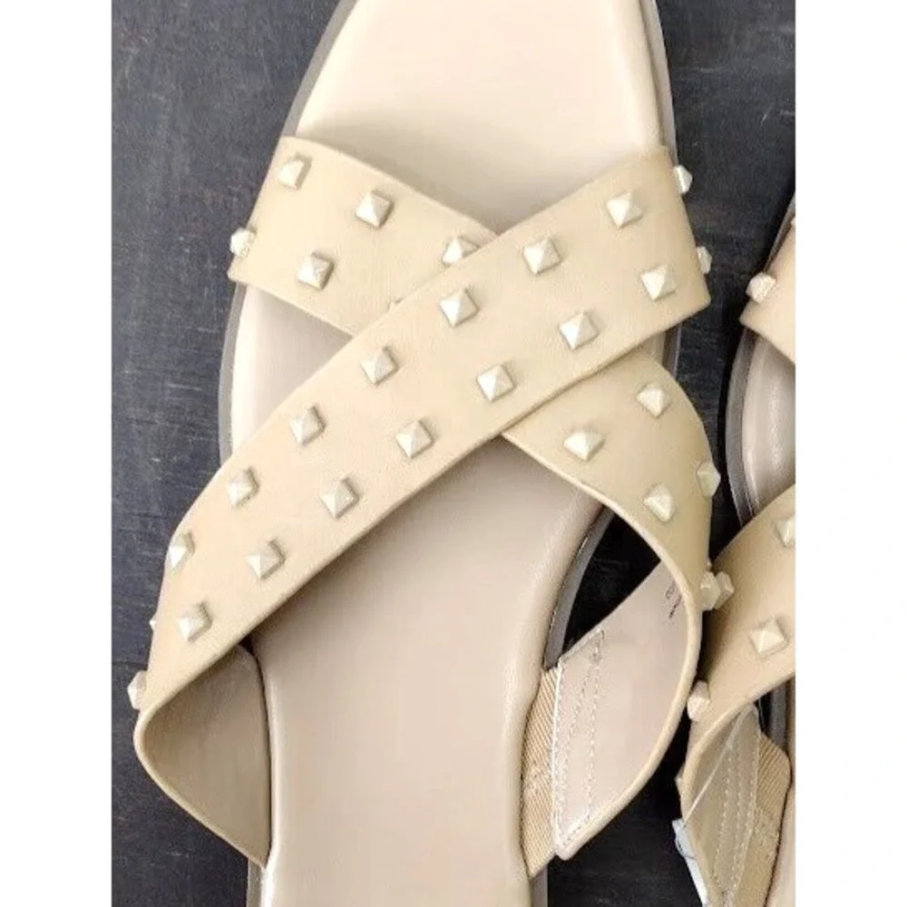 A New Day Women Tan Studded Crossover‎ Strap Flat Sandals Size 9.5